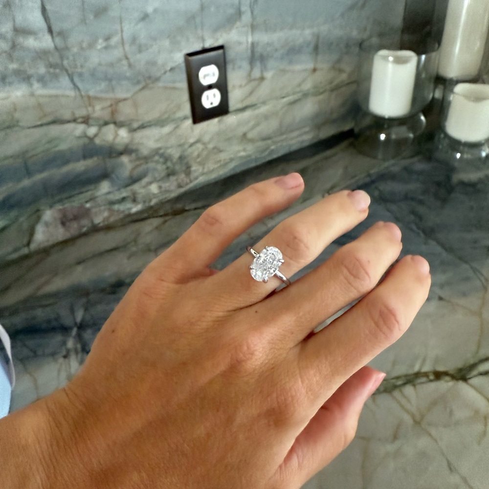 Elegant Silver Diamond Ring